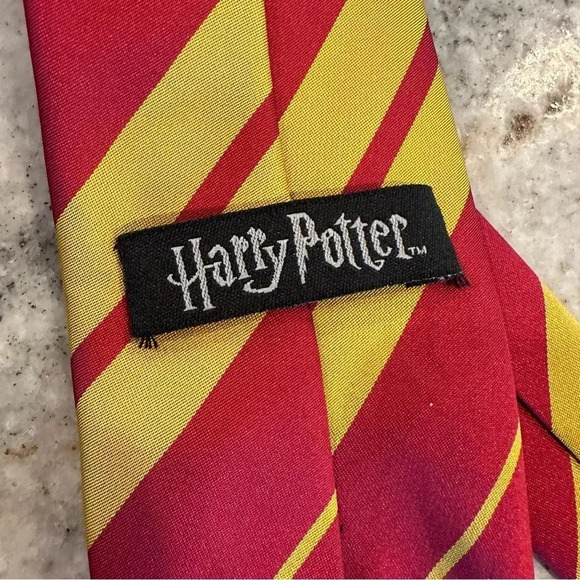 Harry Potter House Of Gryffindor Red & Gold Neck Tie - Picture 3 of 6